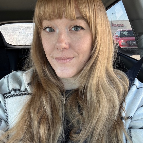 Meet your Posher, Jeni - Picture 1 of 1